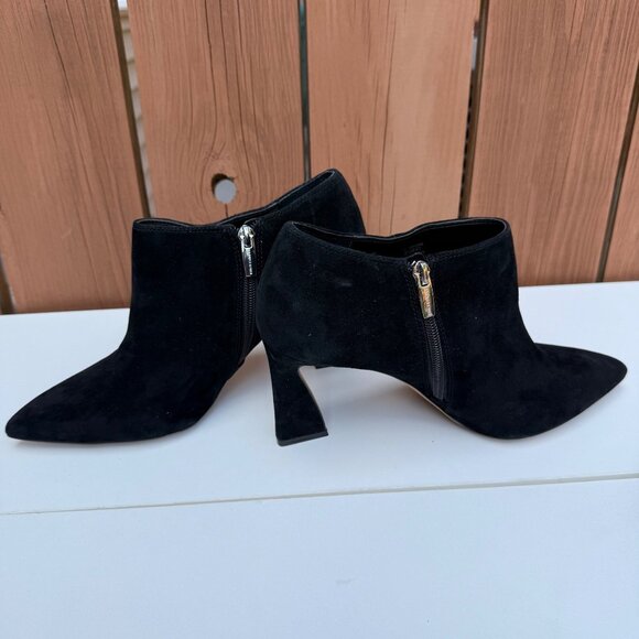 Vince Camuto Womens Black Suede Booties Size 9.5M With Zipper Closure - Picture 3 of 10